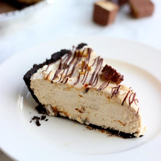 No-Bake Snickers Pie