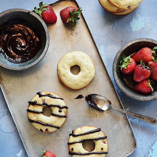Baked Strawberry Donuts & Chocolate