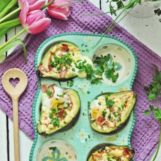 Avocado Baked with Eggs