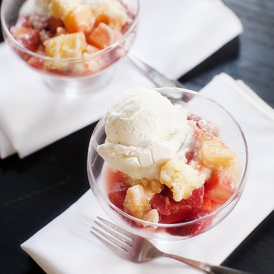 Pineapple Strawberry Crumble