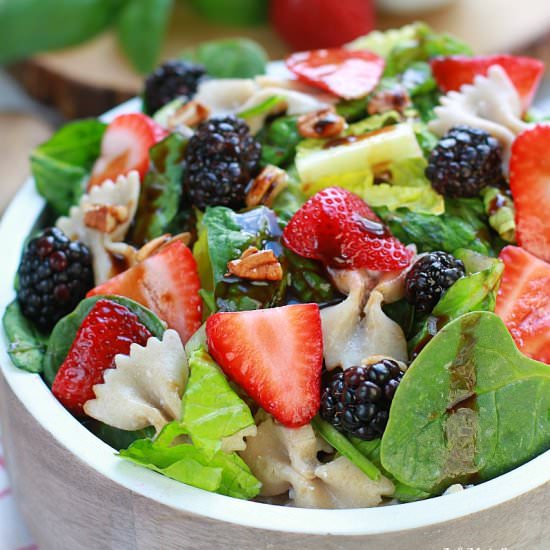 Mixed Berry Spinach Pasta Salad