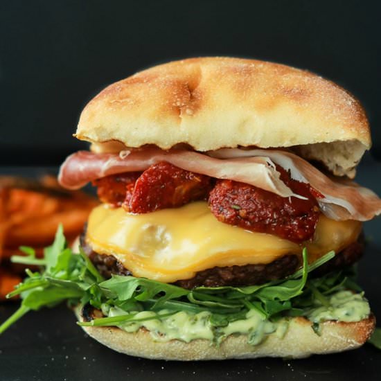 Italian Cheeseburger w Pesto Aioli