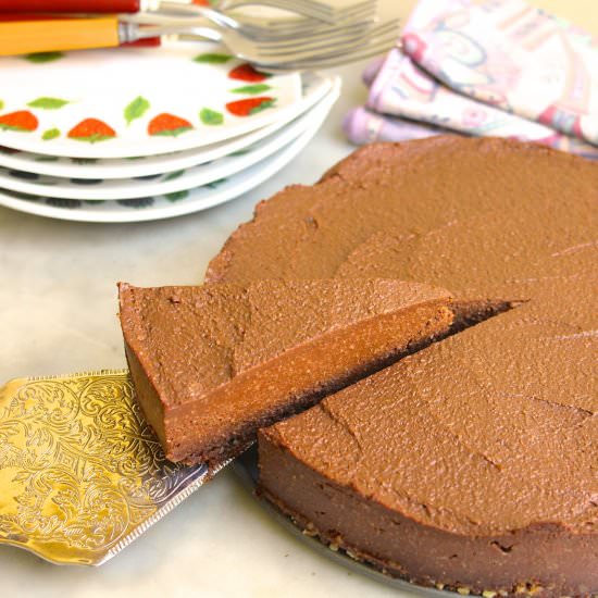 Vegan Chocolate Cashew Cheesecake