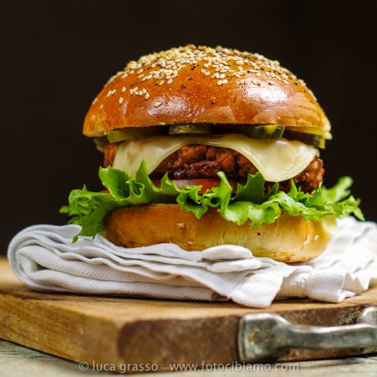 Pork Burger with Barbeque Sauce