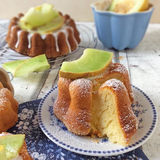 Melon Cake with Yogurt