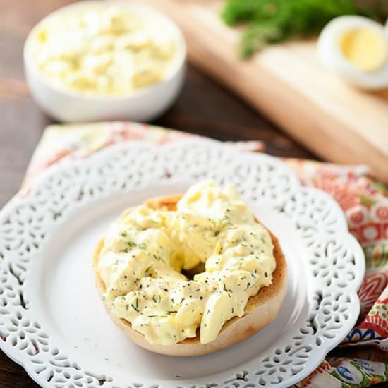 Horseradish Egg Salad Bagels