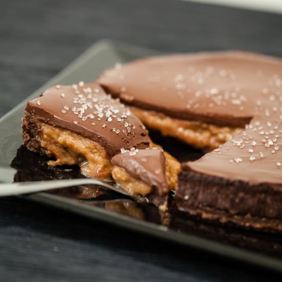 Low-Carb Chocolate Salted Caramel Tart