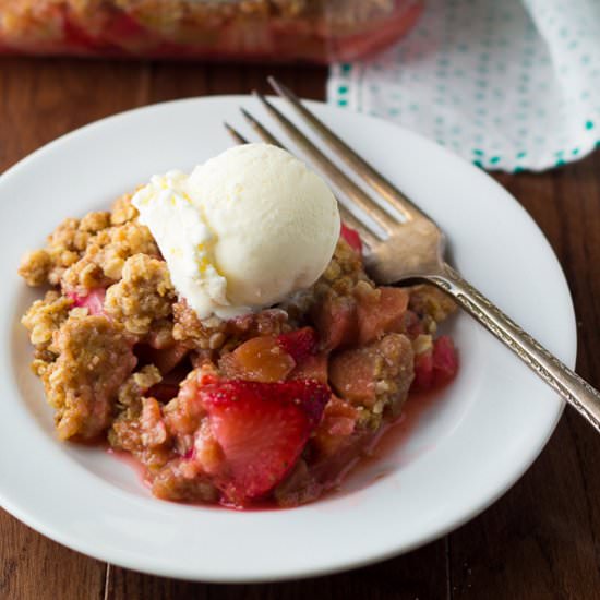 Strawberry Rhubarb Crisp