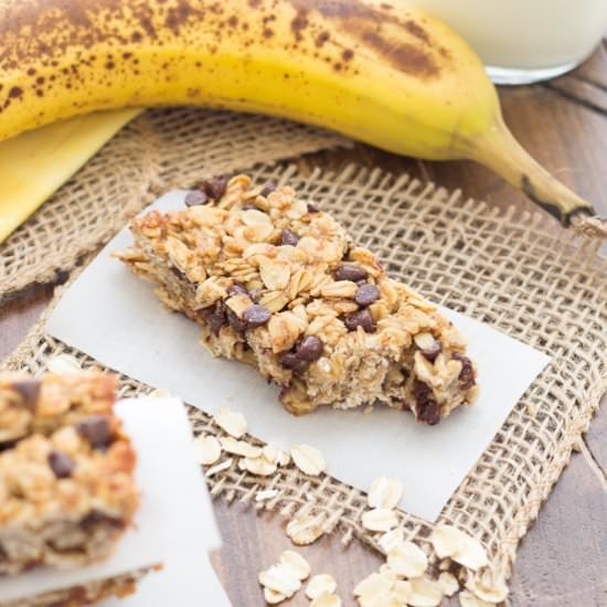 Banana Chocolate Chip Granola Bars
