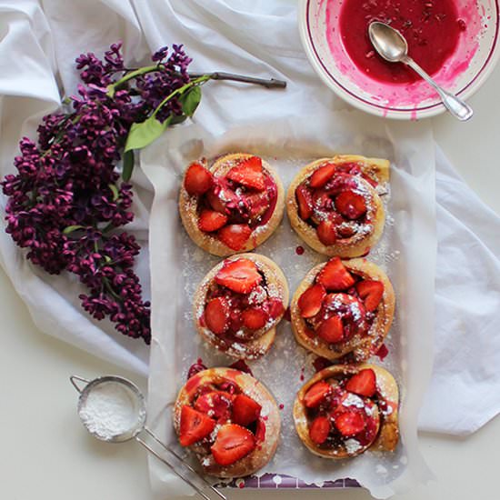 Rhubarb&Strawberries Brioches