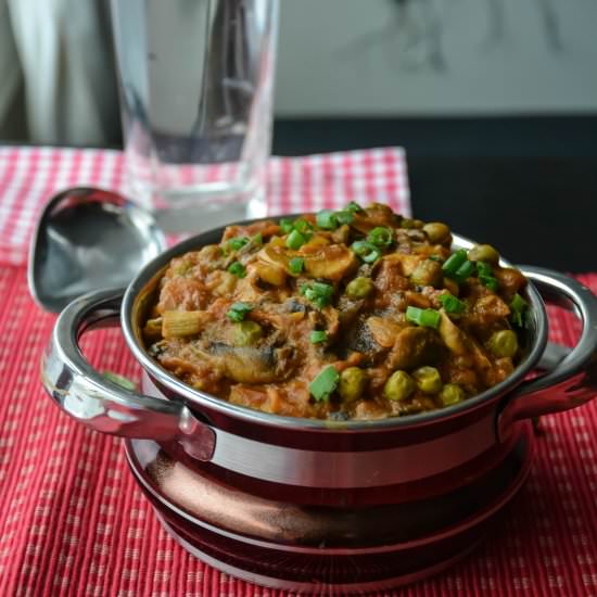 Mushroom Peas Spring Onions Masala