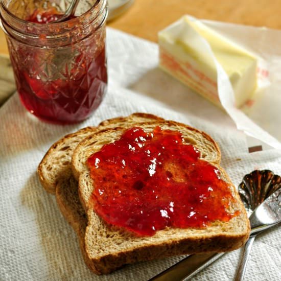 How to Make and Can Strawberry Jam
