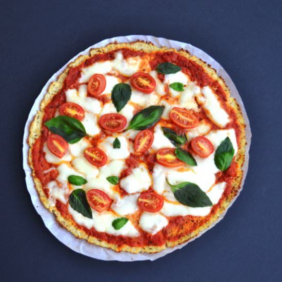 Eggless Cauliflower Crust Pizza