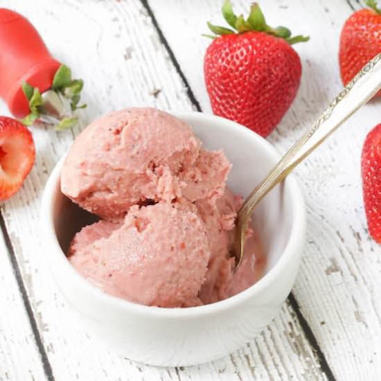 Strawberry Frozen Yogurt