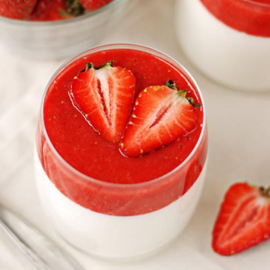 Yoghurt and strawberry dessert