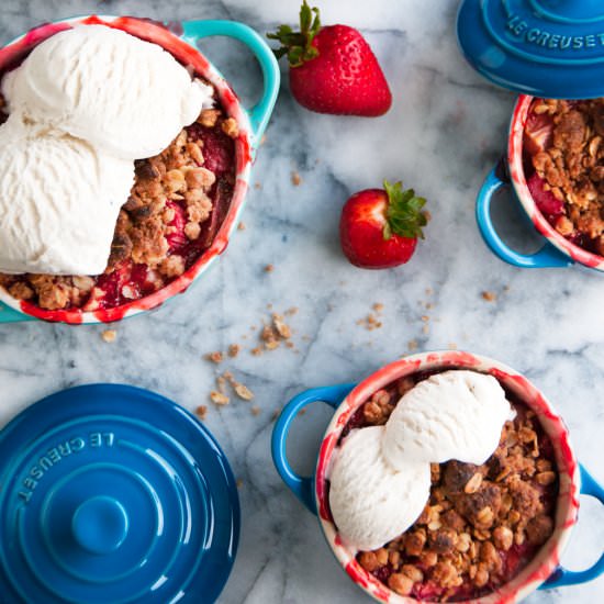 Strawberry Rhubarb Mini Crumbles