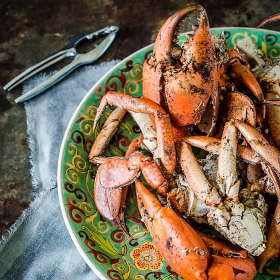 Salt and pepper mud crabs