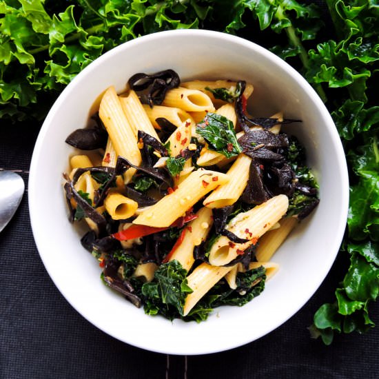 Kale & Woodear Fungus Aglio e Olio