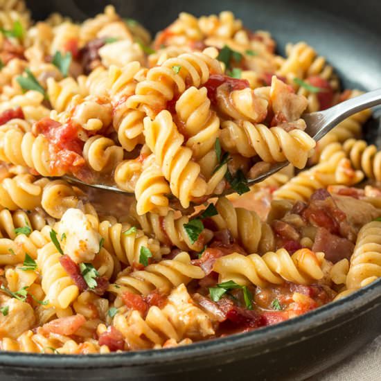 One-Pot BBQ Chicken and Bacon Pasta