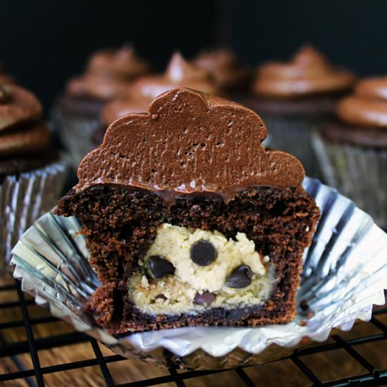Dark Chocolate Cookie Cupcakes