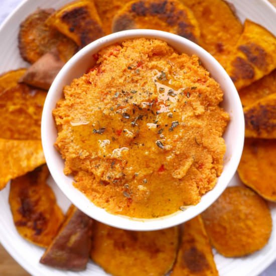 Garlic and Sun-dried Tomato Hummus