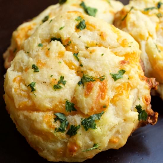Cheddar Bay Biscuits