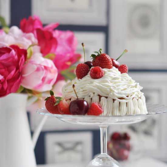 Mascarpone Cream Cake with Fruits