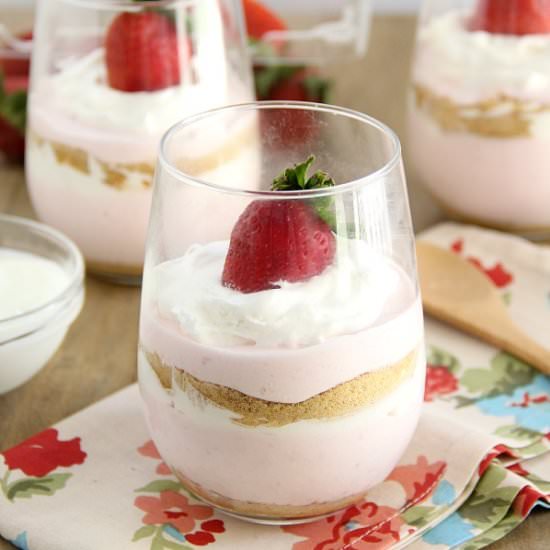 Strawberry Yogurt Parfaits