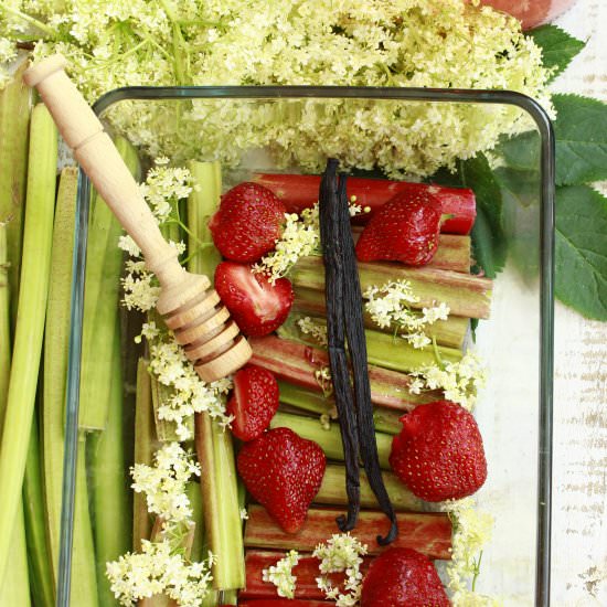 Vanilla Wine Rhubarb with Strawberry