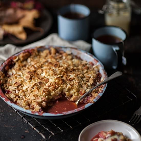 apple and strawberry crumble