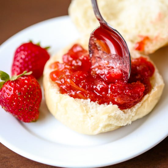 Low Sugar Strawberry Rhubarb Jam