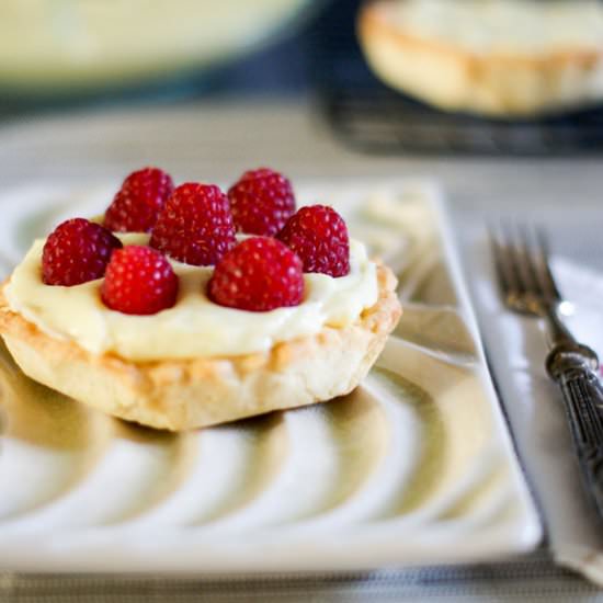 Crostatine alla Crema e Lamponi
