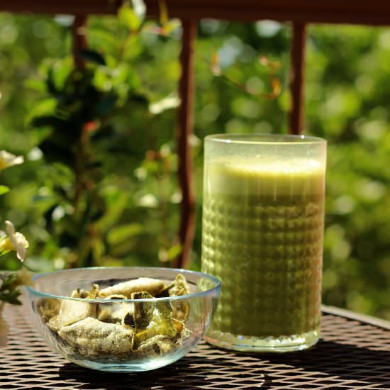 Matcha Almond Date Smoothie