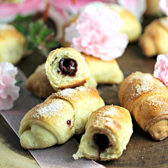 Homemade Sweet Crescent Rolls