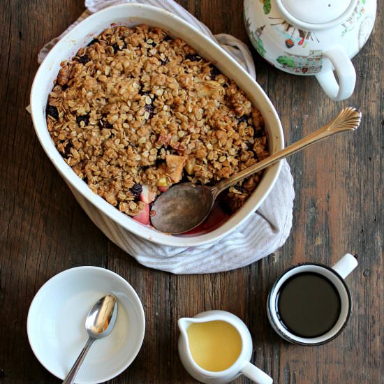 Apple and Blackberry Oat Crumble
