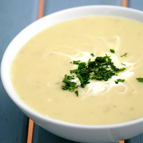 Healthy Creamy Potato and Leek Soup