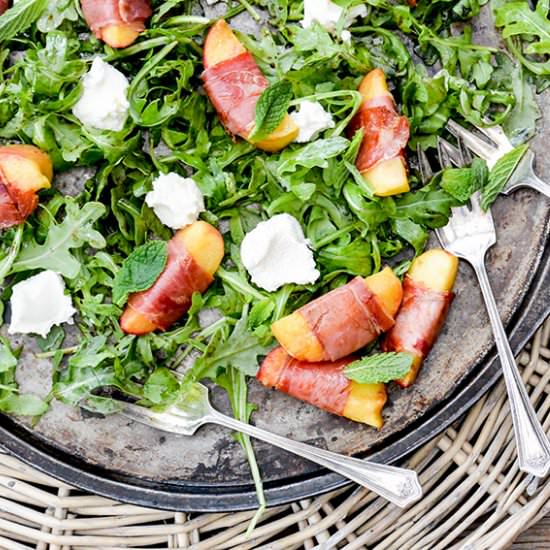 Prosciutto, Peach and Arugula Salad