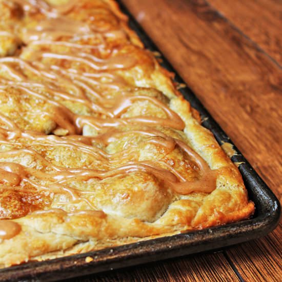 Apple Slab Pie with Spiced Glaze