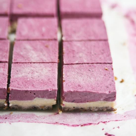 Raw Berry Burst Cheesecake