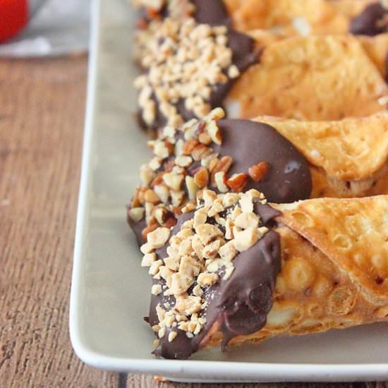 Ice Cream Stuffed Cannoli