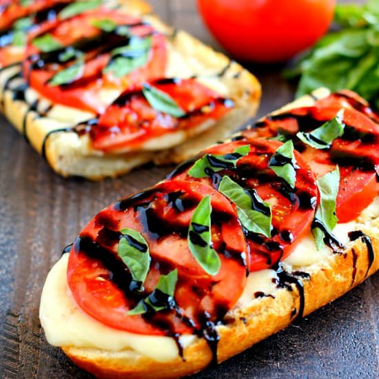 Toasted Caprese Garlic Bread