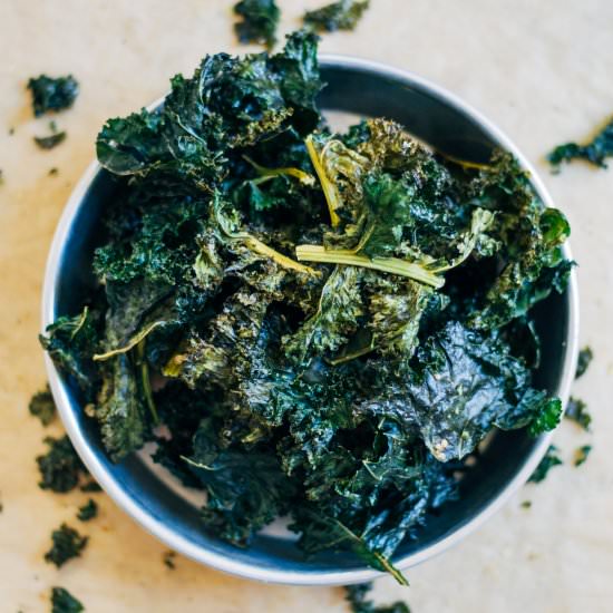 Perfectly Crispy Kale Chips