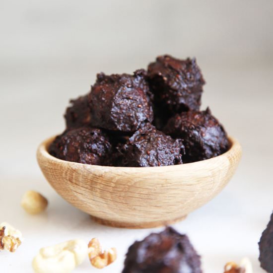 Bliss Balls with choc chia coating