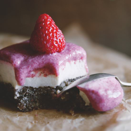 Brownie Cheesecake with Strawberries