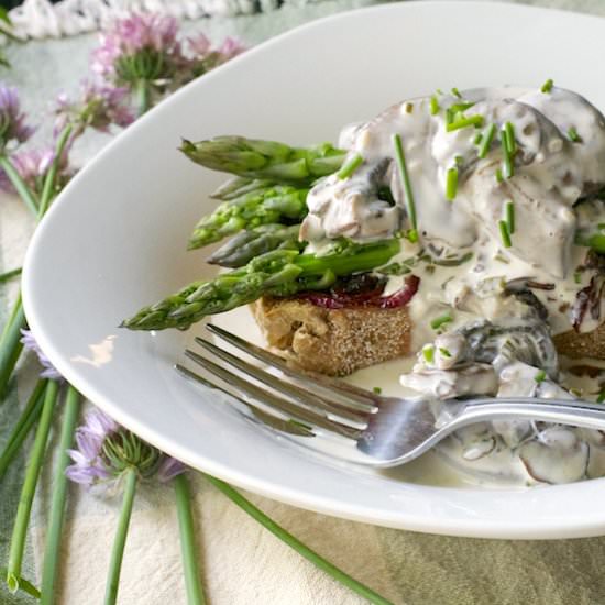 Asparagus Toast with Mushroom Gravy