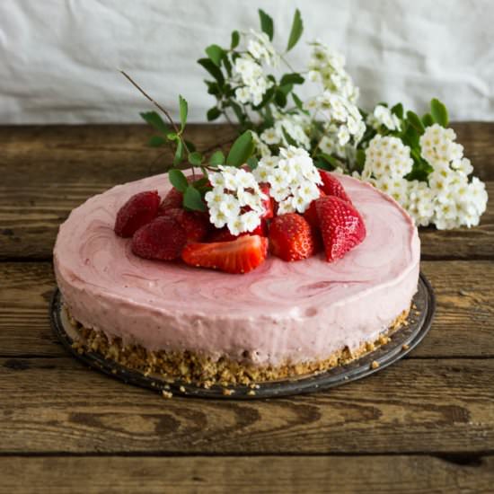 Strawberry-Rhubarb Cheesecake