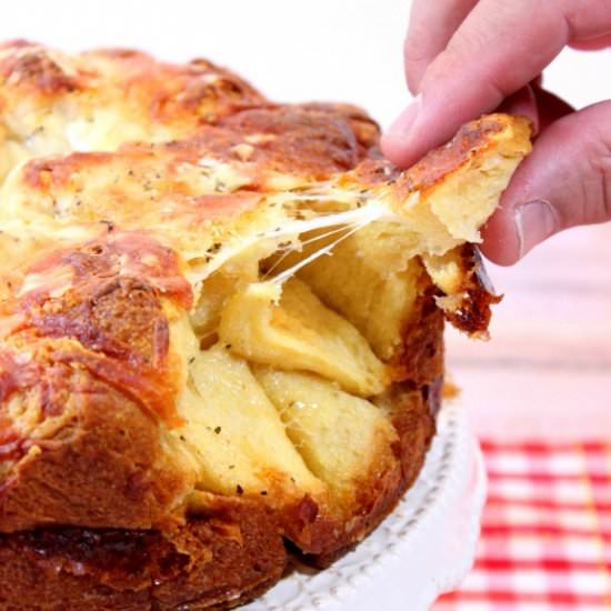 Cheesy Garlic Pull-Apart Bread