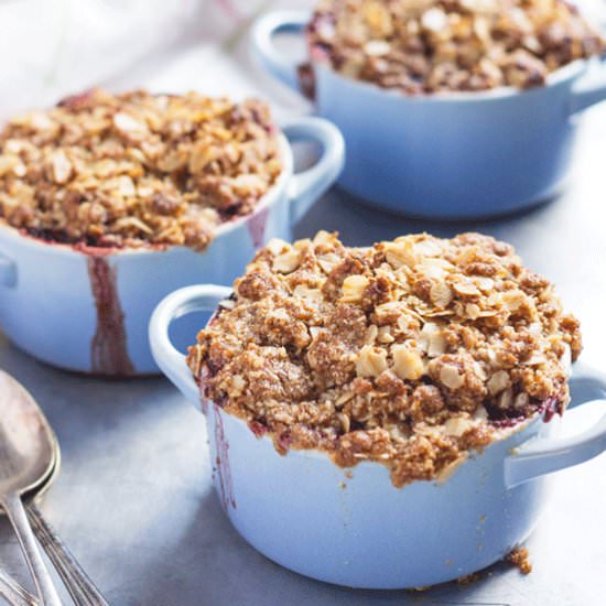 Apple & Blackberry Crumble