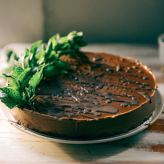 No Bake Vegan Chocolate Mousse Cake