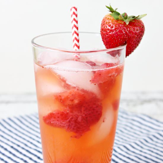 Copycat Red Robin Freckled Lemonade